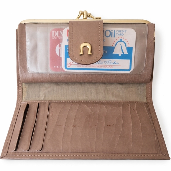 Vintage Cowhide Leather Wallet Horseshoe Snap Closure Made in Taiwan 70s 80s - Picture 5 of 9